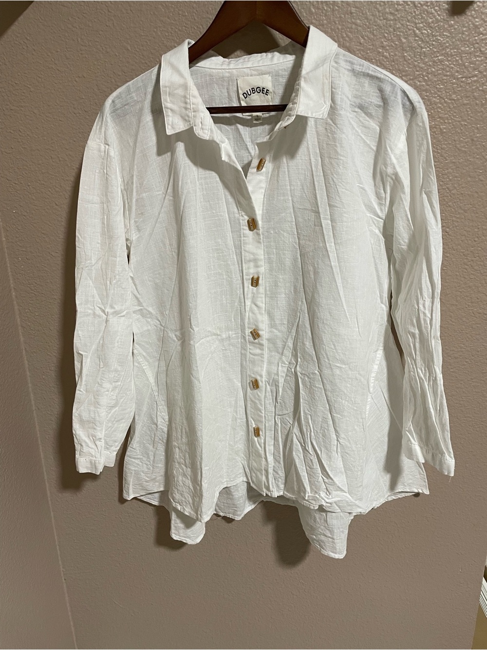DUBGEE White Lightweight Button-Up Shirt